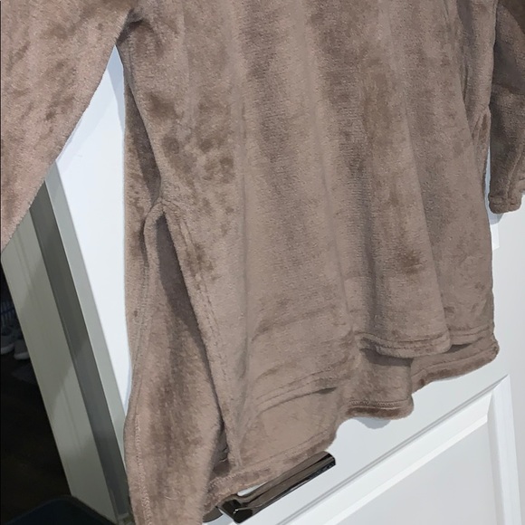 Soft Sweater - Picture 3 of 4